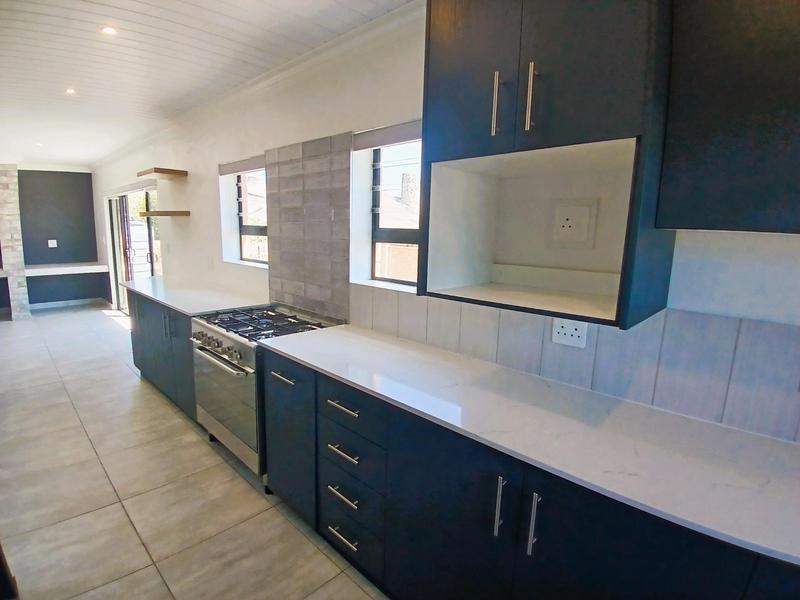 3 Bedroom Property for Sale in Stilbaai Wes Western Cape